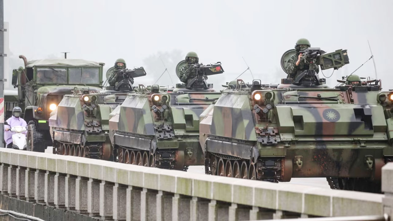 তাইওয়ানকে ‘ভয় দেখাতে’ বিশাল সামরিক মহড়া চীনের